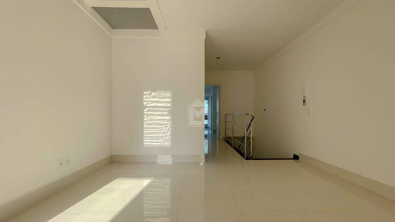 Casa à venda com 4 quartos, 200m² - Foto 23