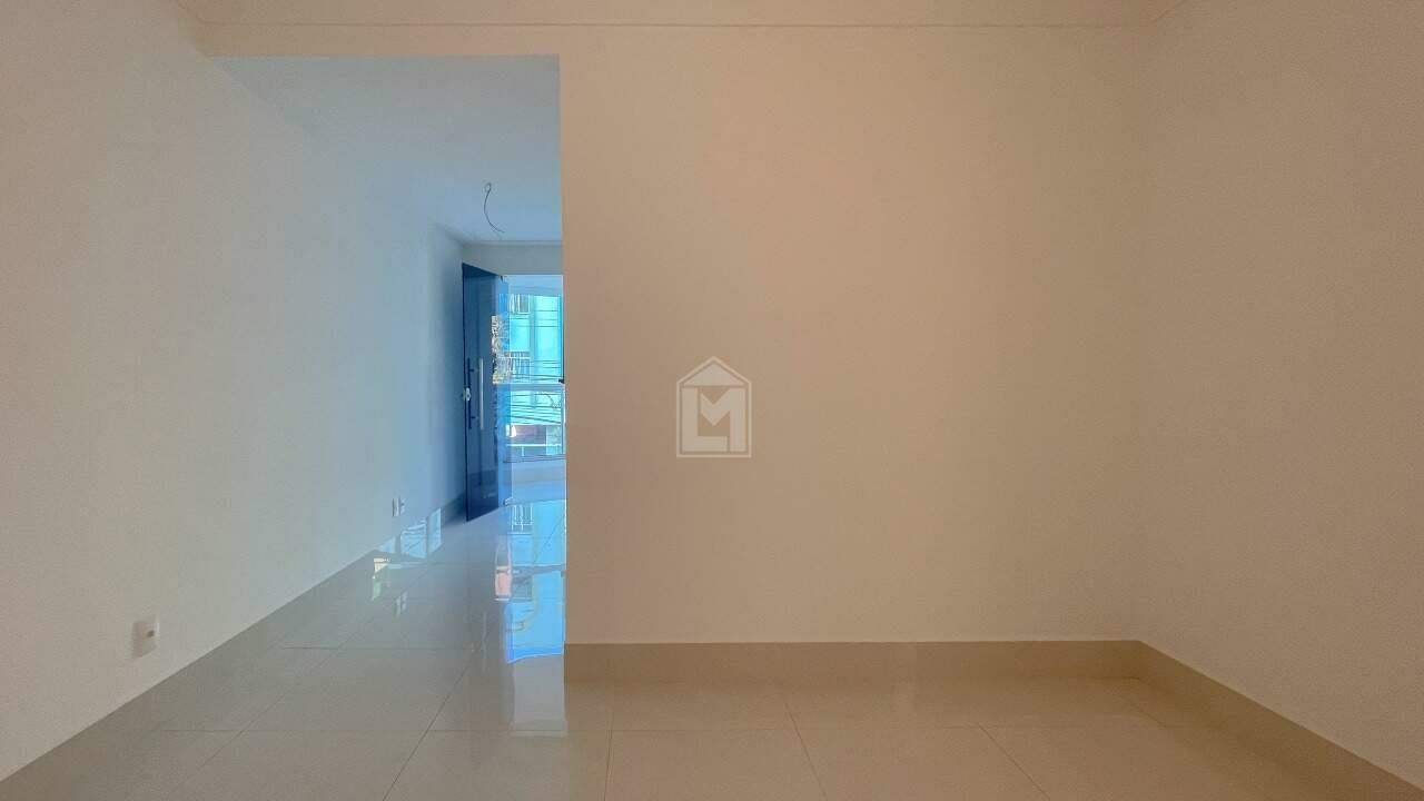 Casa à venda com 4 quartos, 200m² - Foto 17