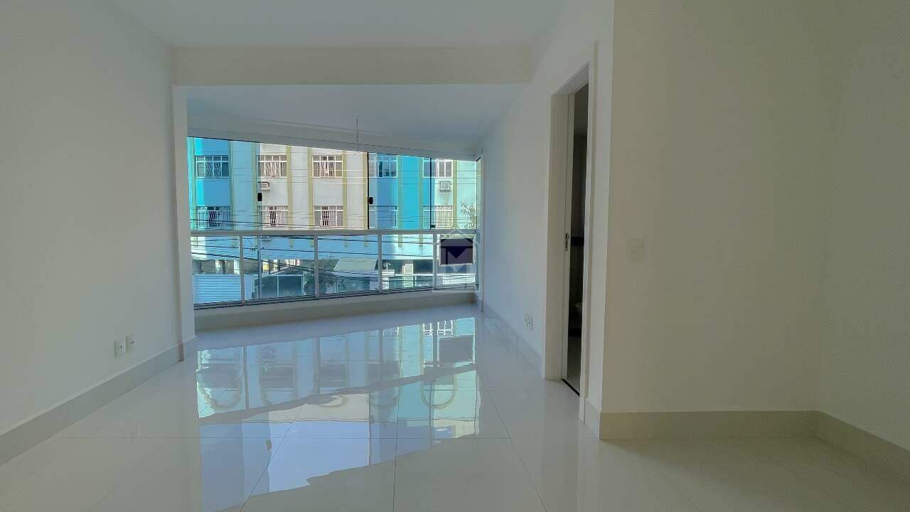 Casa à venda com 4 quartos, 200m² - Foto 13