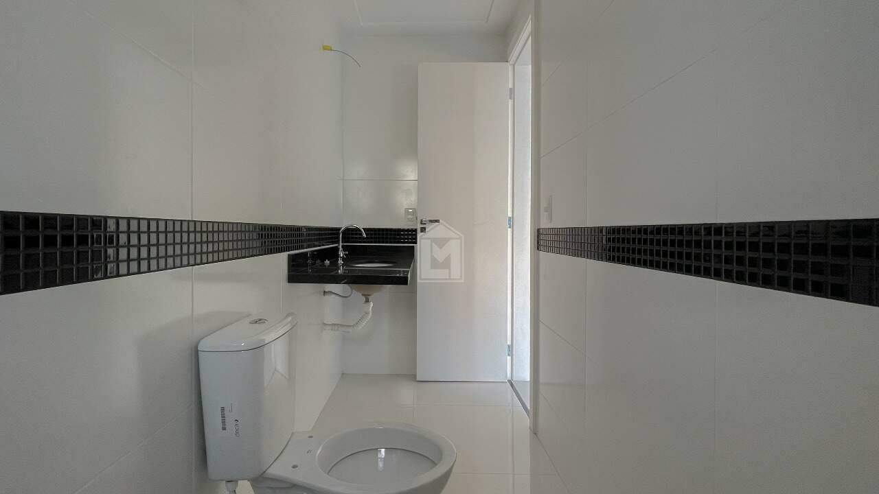 Casa à venda com 4 quartos, 200m² - Foto 15