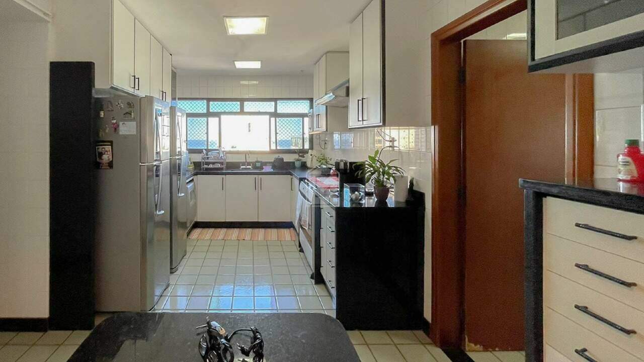 Apartamento à venda com 5 quartos, 500m² - Foto 18