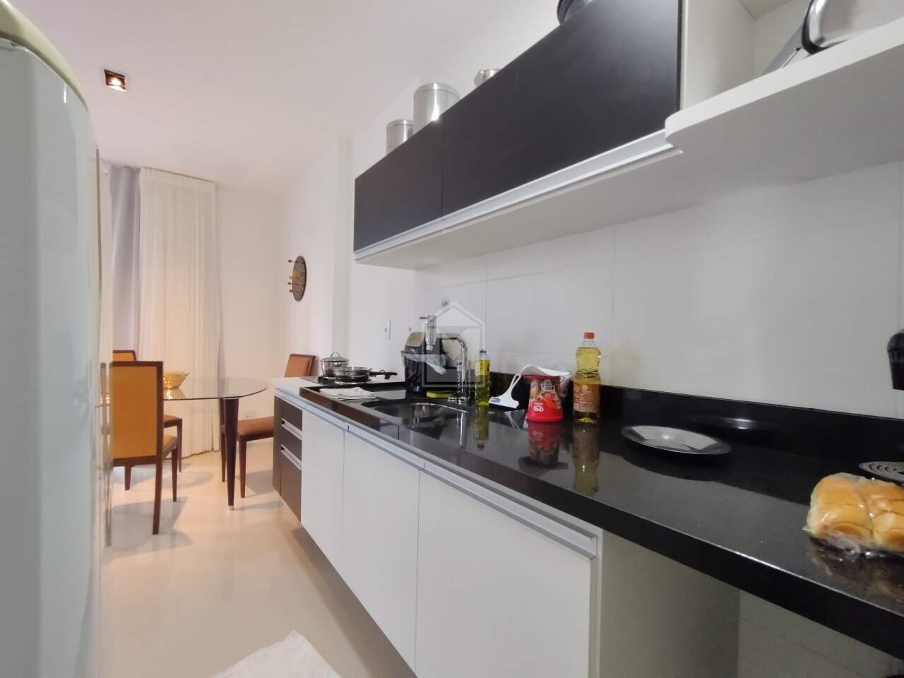 Apartamento à venda com 1 quarto, 41m² - Foto 2