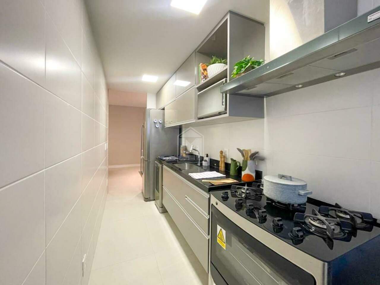 Apartamento à venda com 2 quartos, 75m² - Foto 15