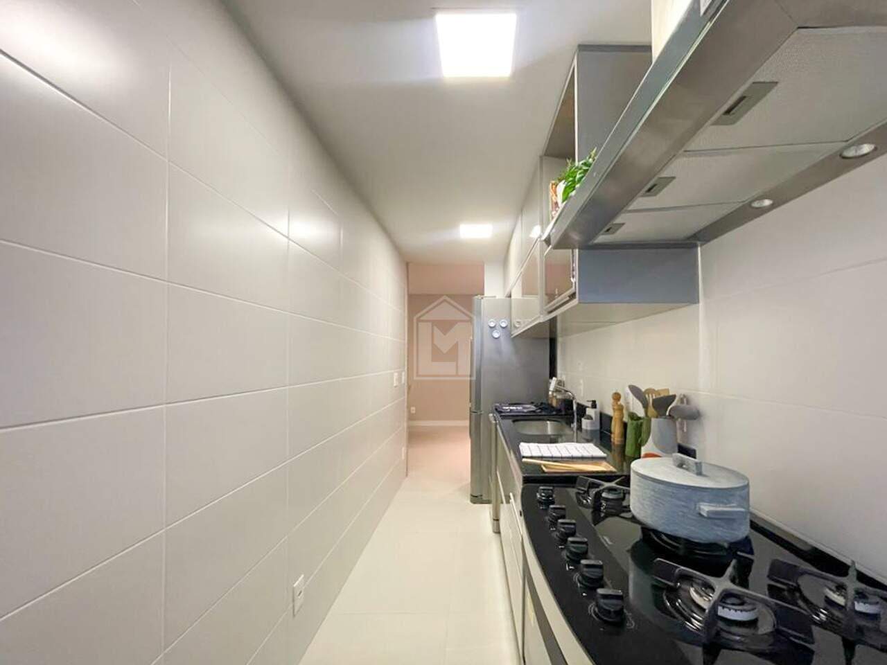 Apartamento à venda com 2 quartos, 75m² - Foto 16