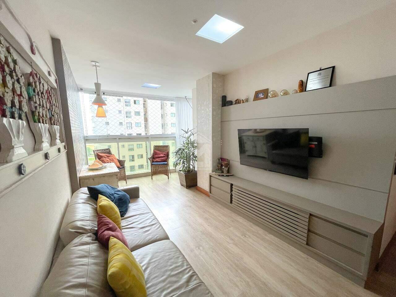 Apartamento à venda com 3 quartos, 110m² - Foto 5