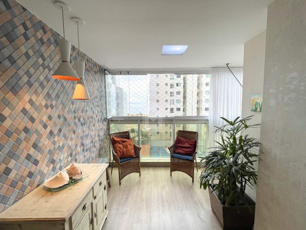 Apartamento à venda com 3 quartos, 110m² - Foto 1