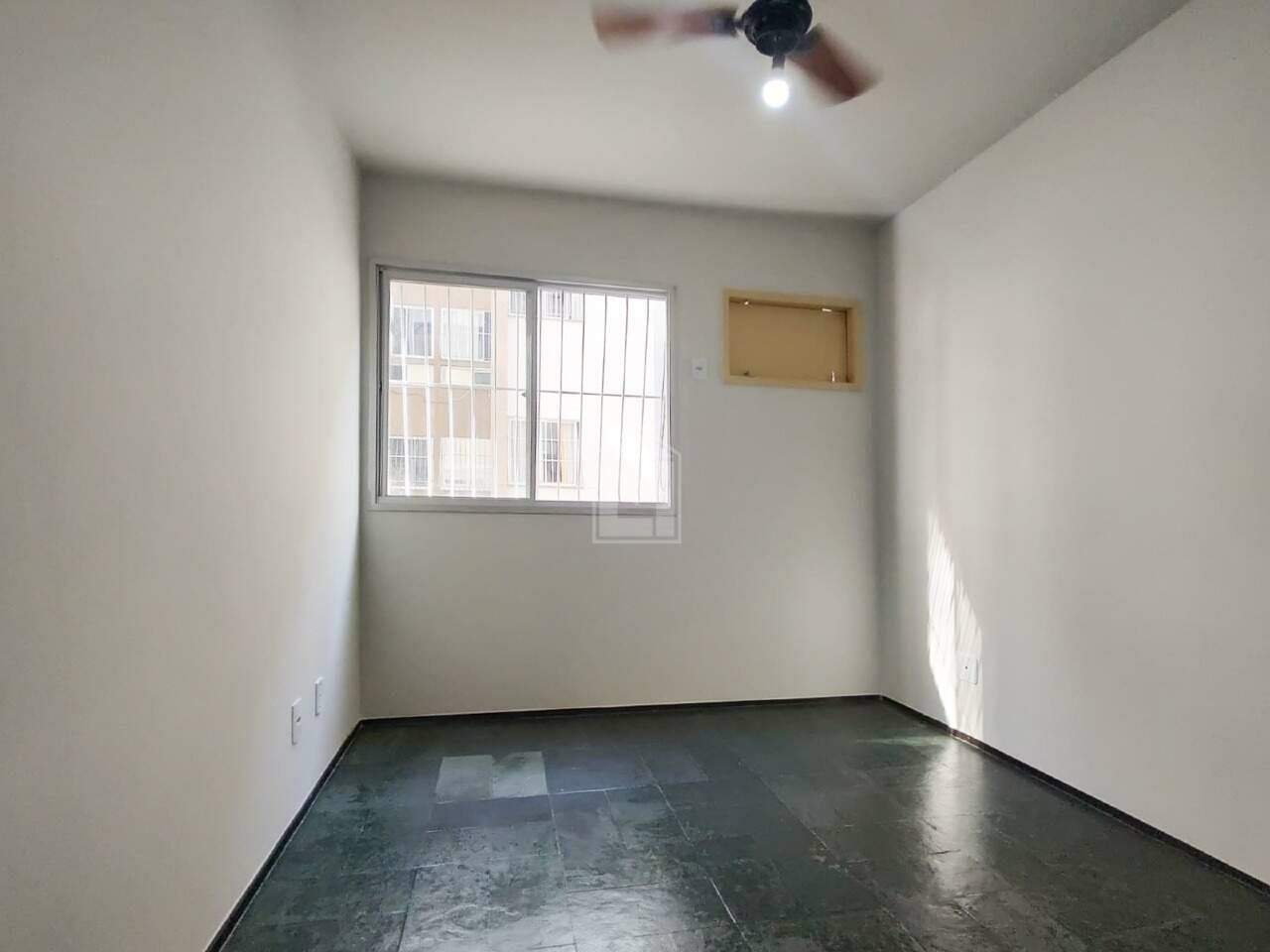 Apartamento para alugar com 3 quartos, 75m² - Foto 9