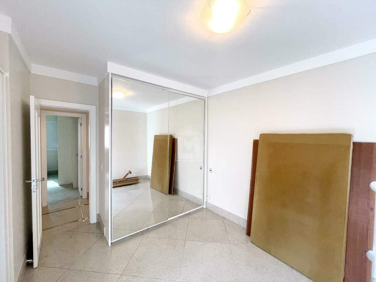 Apartamento à venda com 3 quartos, 168m² - Foto 15