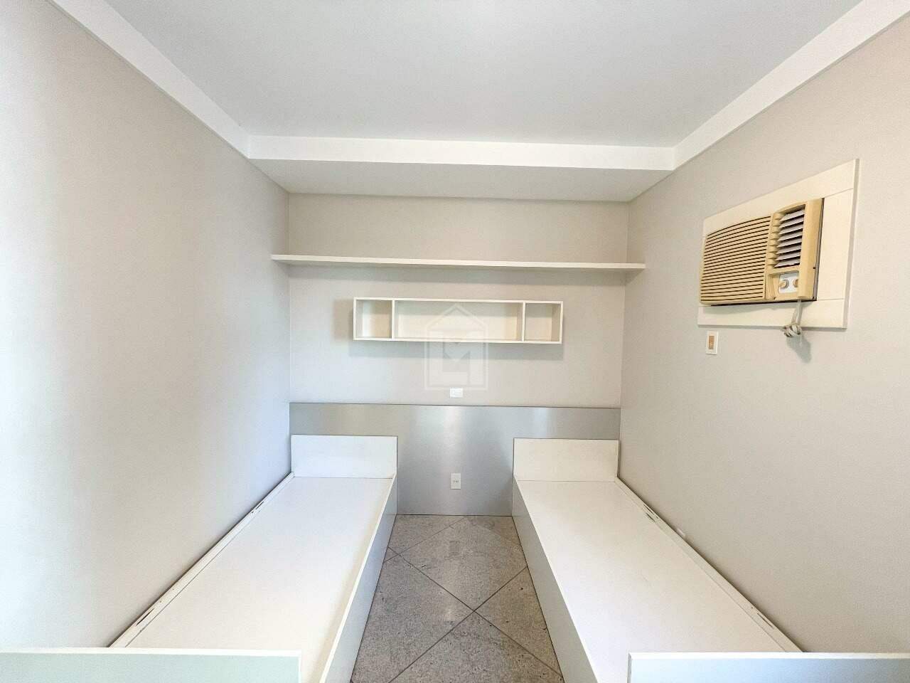 Apartamento à venda com 3 quartos, 168m² - Foto 11