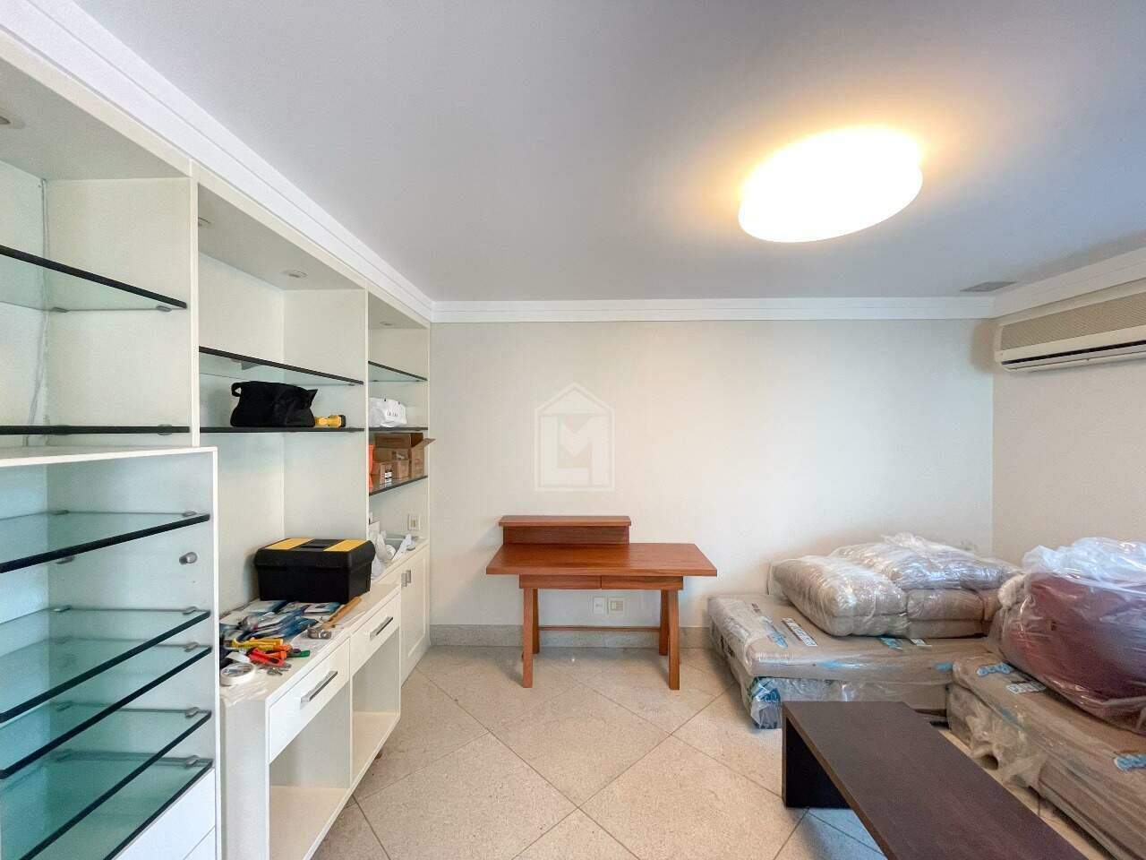 Apartamento à venda com 3 quartos, 168m² - Foto 8