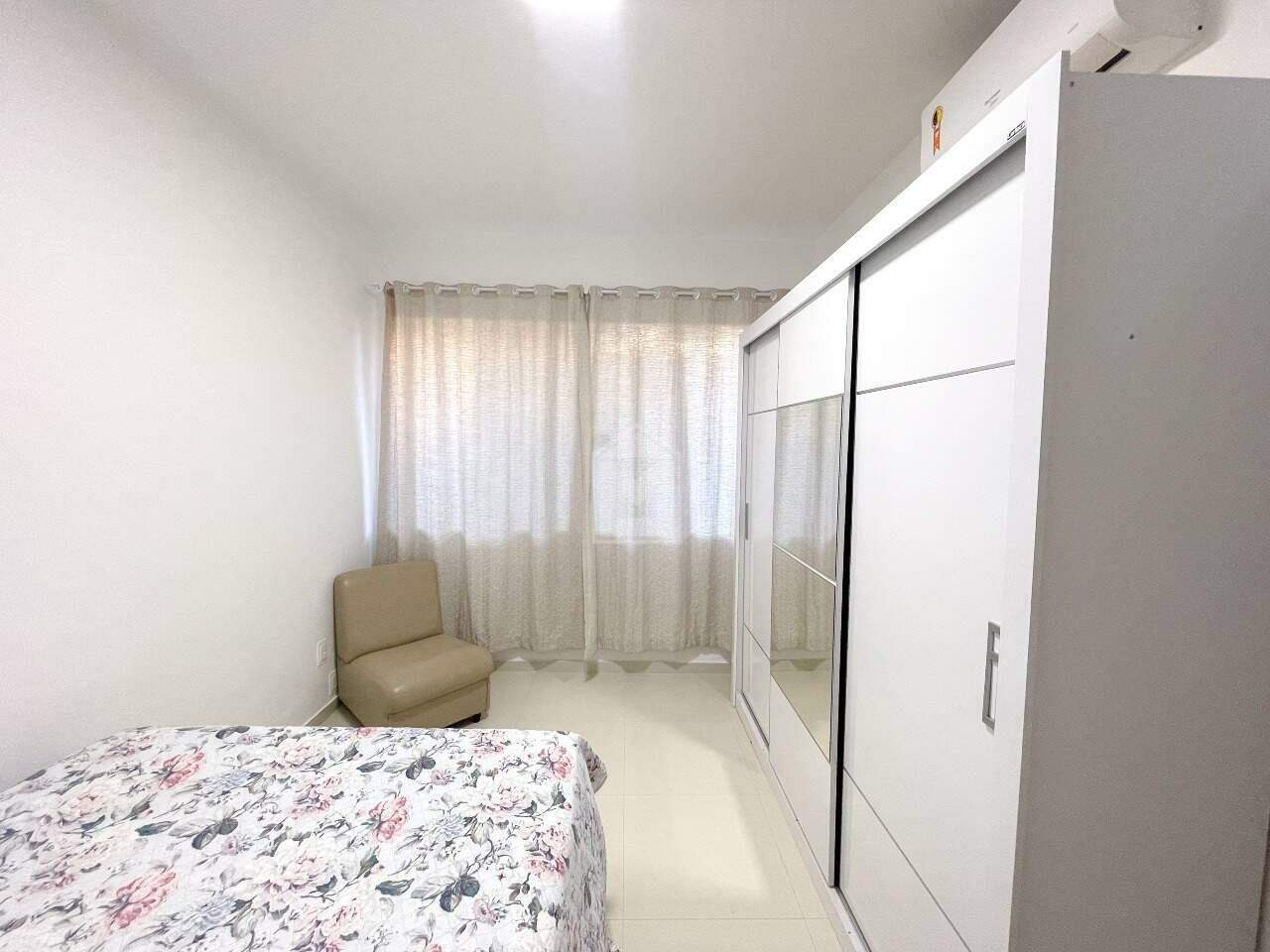 Apartamento à venda com 2 quartos, 70m² - Foto 11