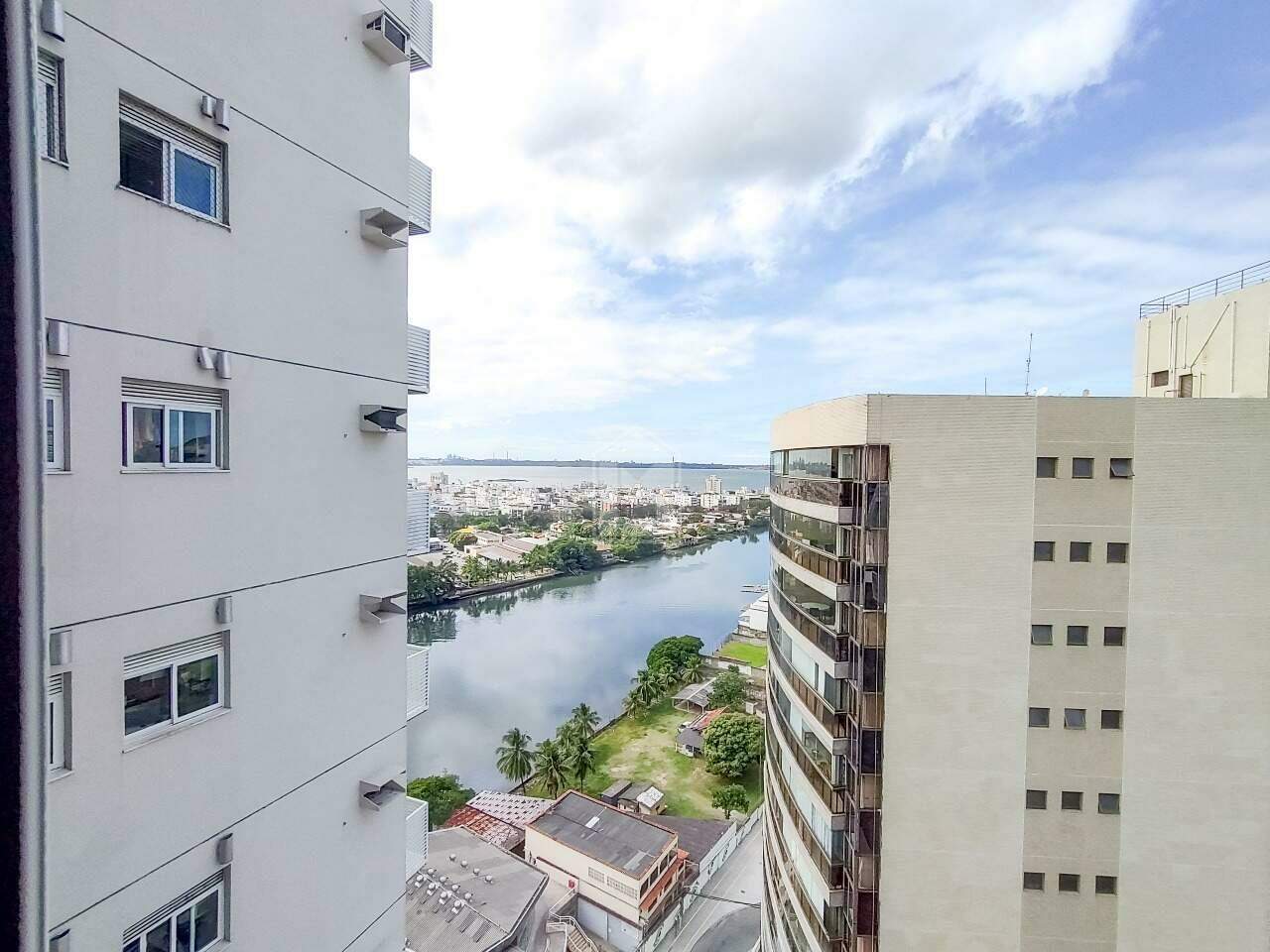 Apartamento à venda com 2 quartos, 67m² - Foto 27