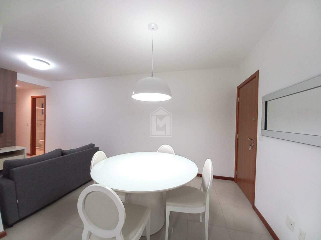 Apartamento à venda com 2 quartos, 67m² - Foto 3