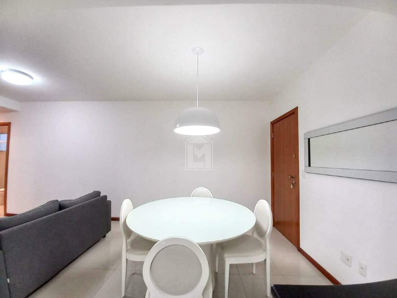 Apartamento à venda com 2 quartos, 67m² - Foto 4