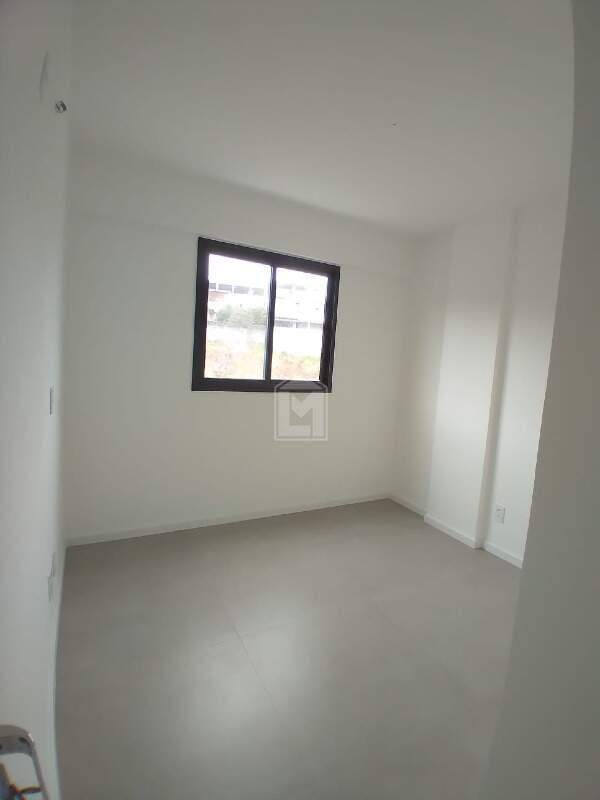 Apartamento à venda com 3 quartos, 77m² - Foto 3