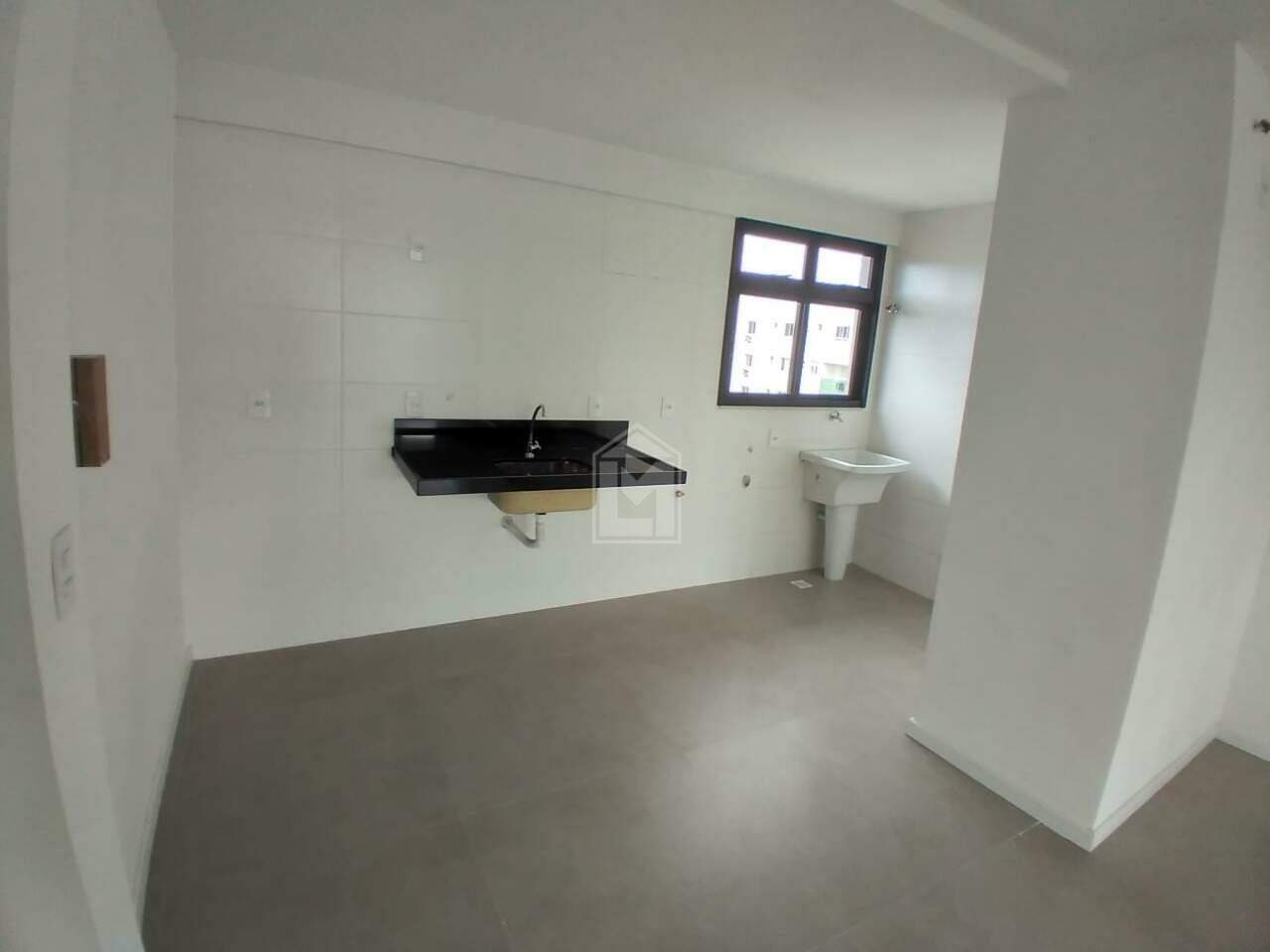 Apartamento à venda com 3 quartos, 77m² - Foto 2