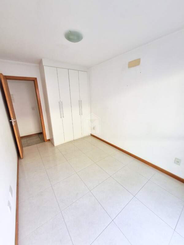 Apartamento à venda com 3 quartos, 101m² - Foto 7