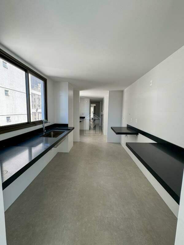 Apartamento à venda com 4 quartos, 217m² - Foto 22