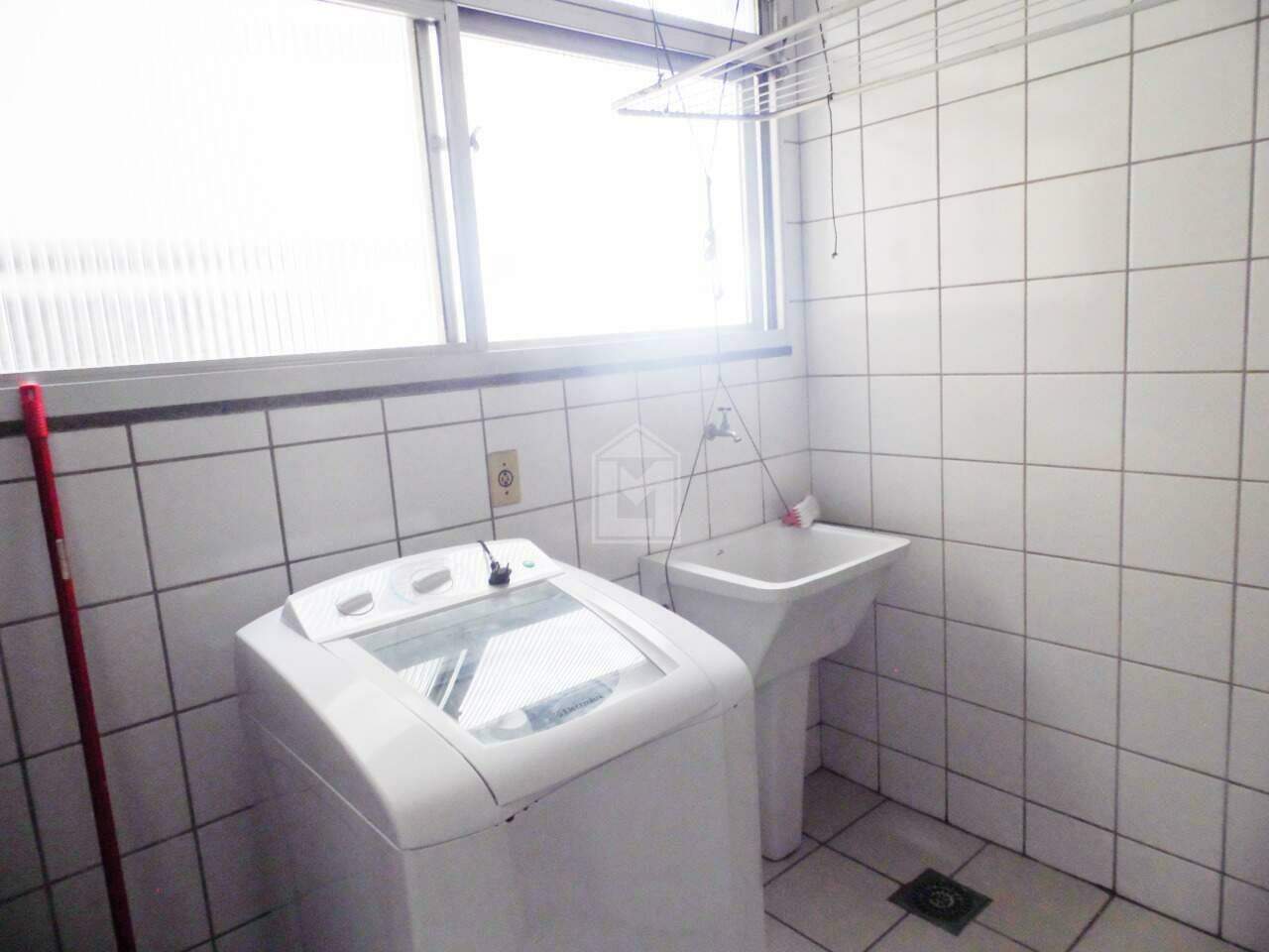 Apartamento à venda com 3 quartos, 90m² - Foto 4