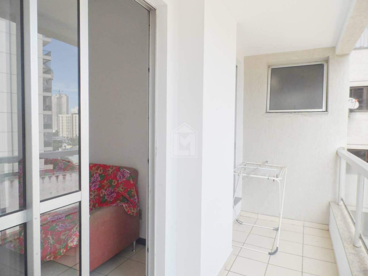 Apartamento à venda com 3 quartos, 90m² - Foto 3