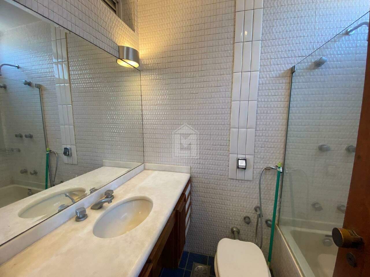 Apartamento para alugar com 4 quartos, 500m² - Foto 17