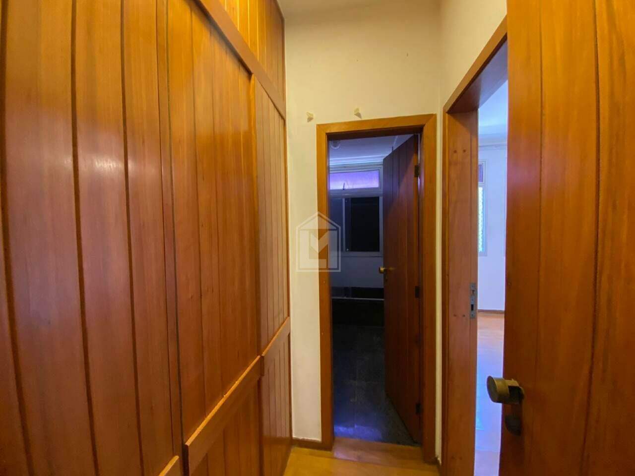 Apartamento para alugar com 4 quartos, 500m² - Foto 8