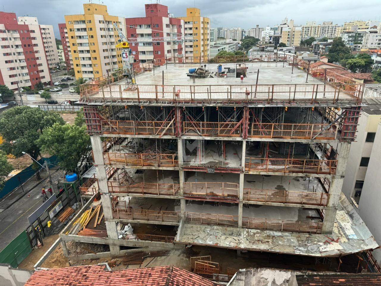 Apartamento à venda com 3 quartos, 91m² - Foto 2