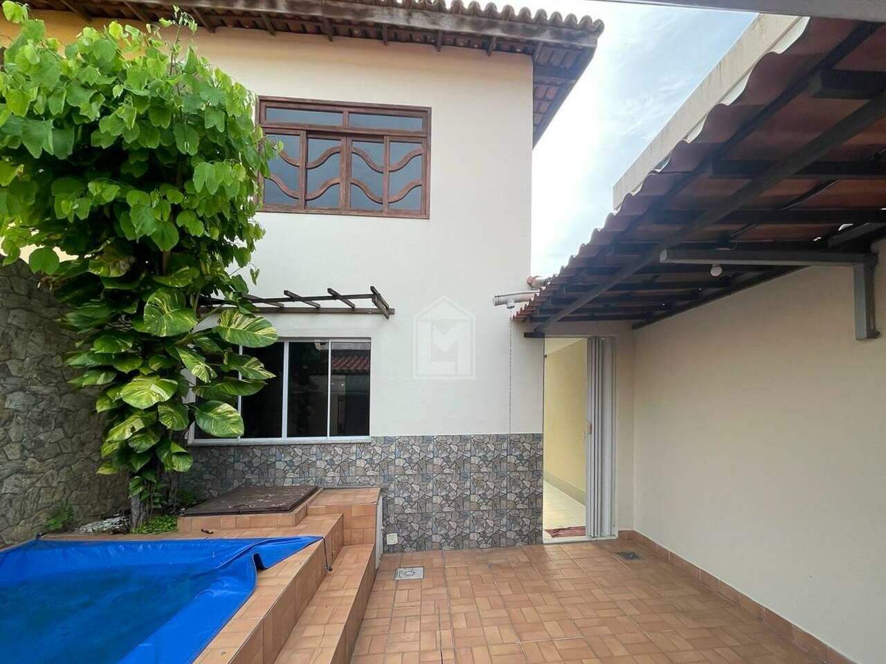 Casa para alugar com 3 quartos, 140m² - Foto 2