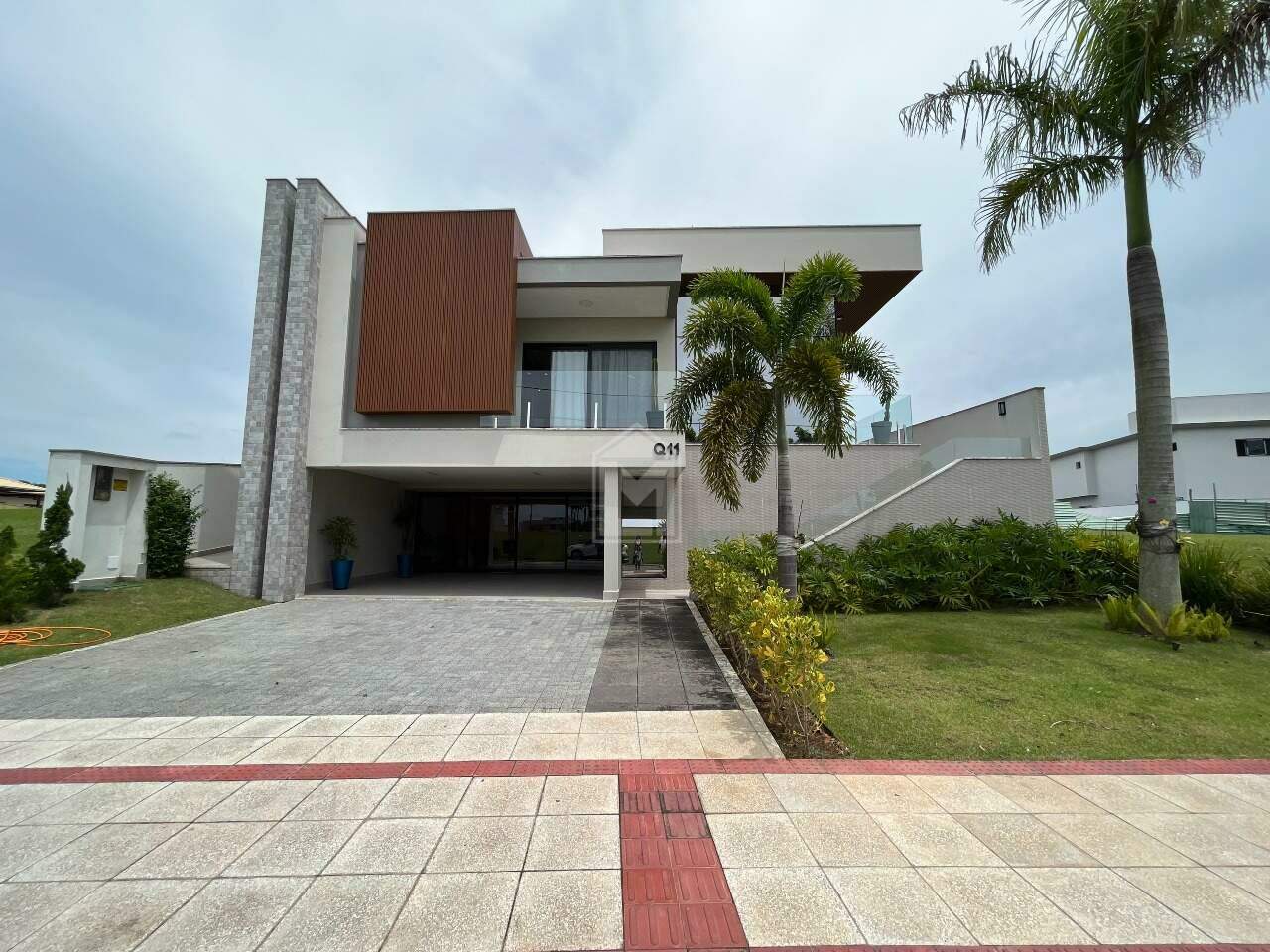 Casa de Condomínio à venda com 4 quartos, 430m² - Foto 1