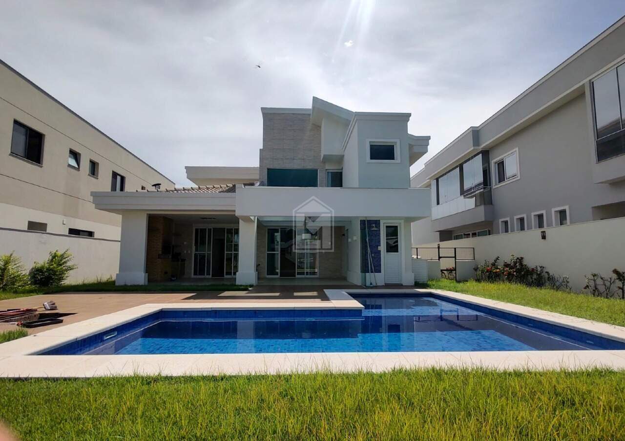 Casa de Condomínio à venda com 4 quartos, 276m² - Foto 1