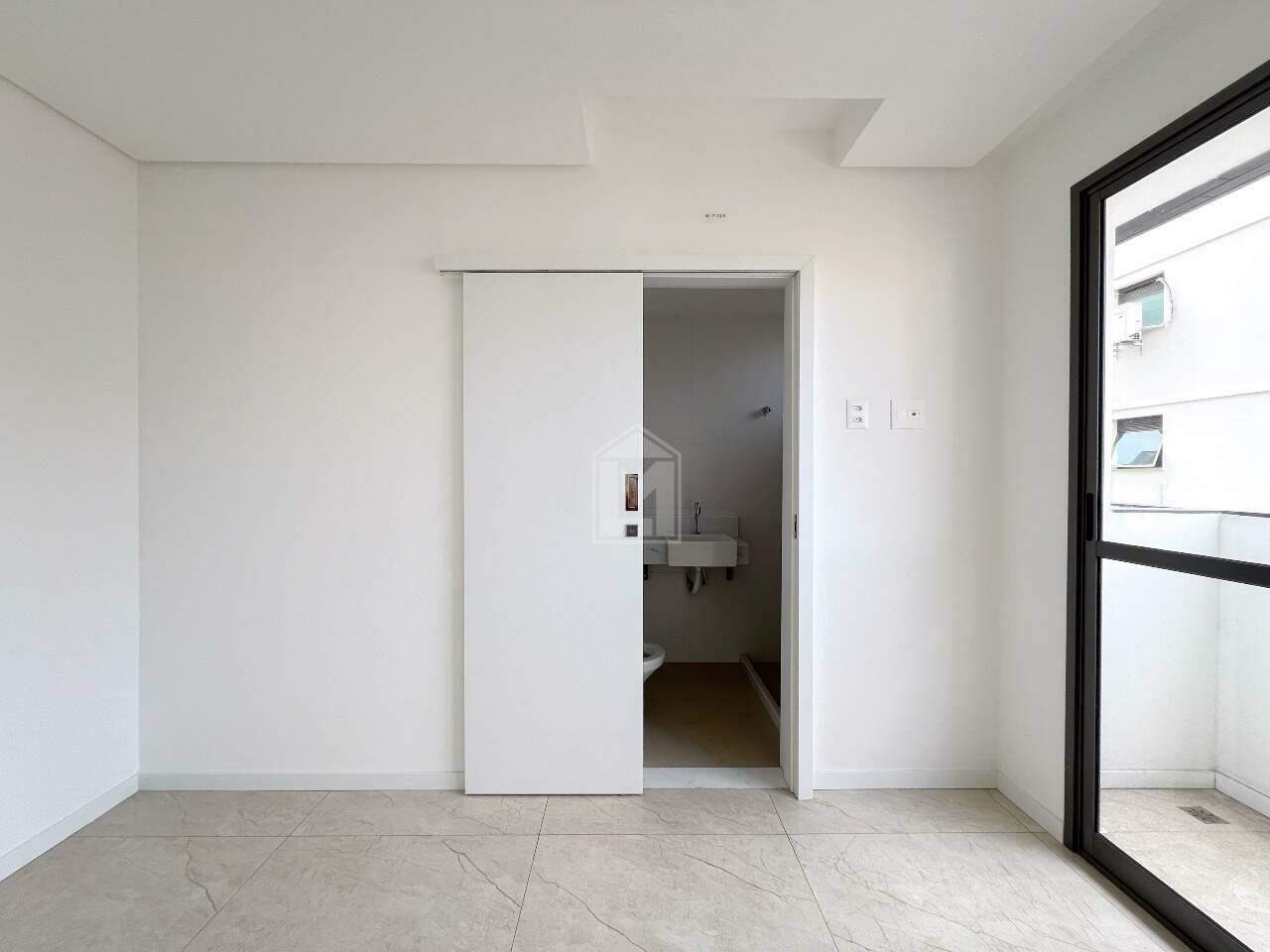 Apartamento à venda com 3 quartos, 100m² - Foto 8