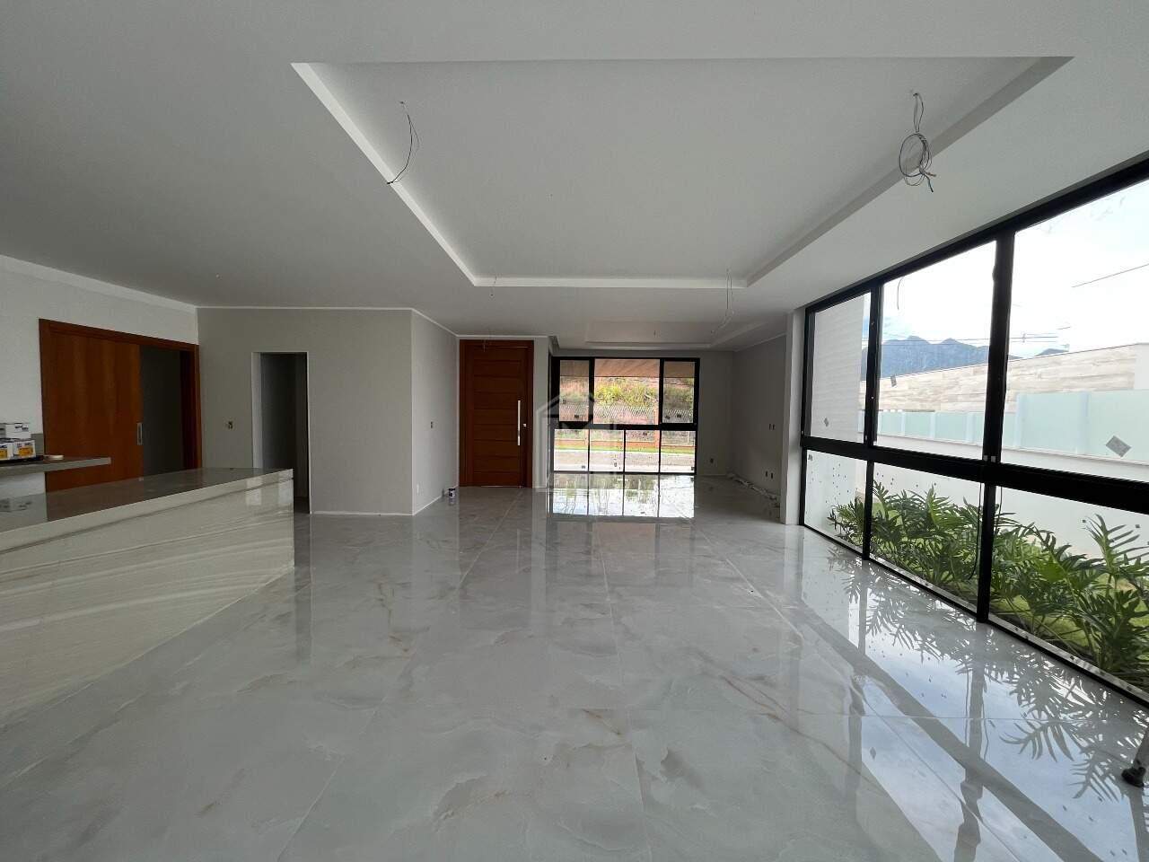 Casa de Condomínio à venda com 3 quartos, 300m² - Foto 3