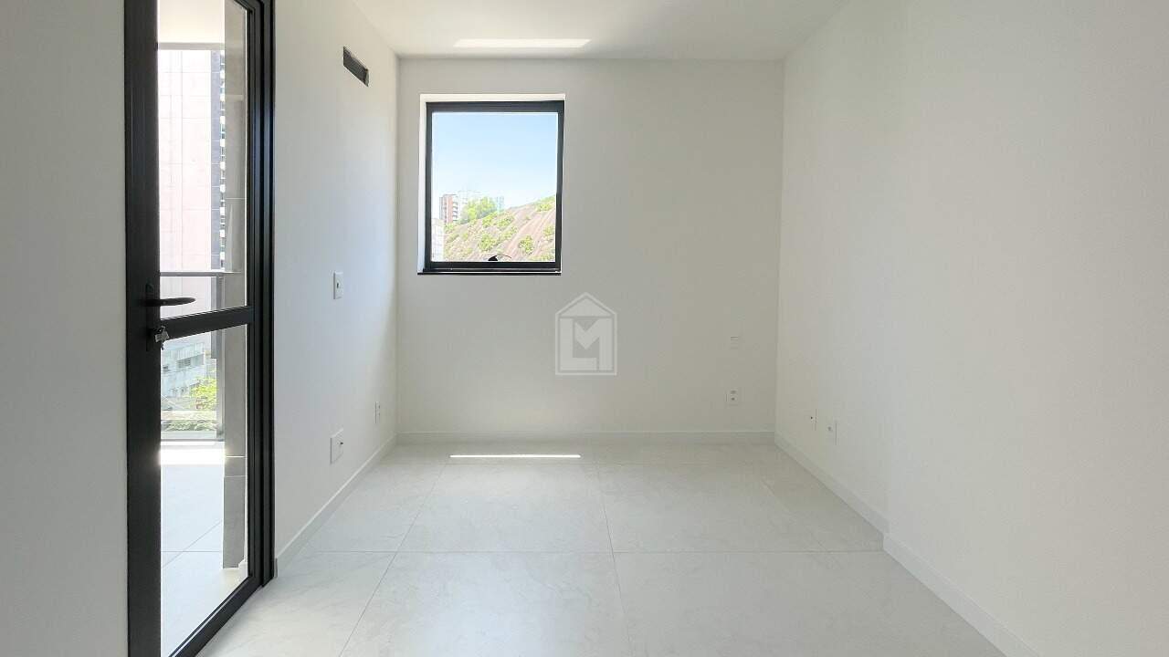 Apartamento à venda com 2 quartos, 66m² - Foto 7