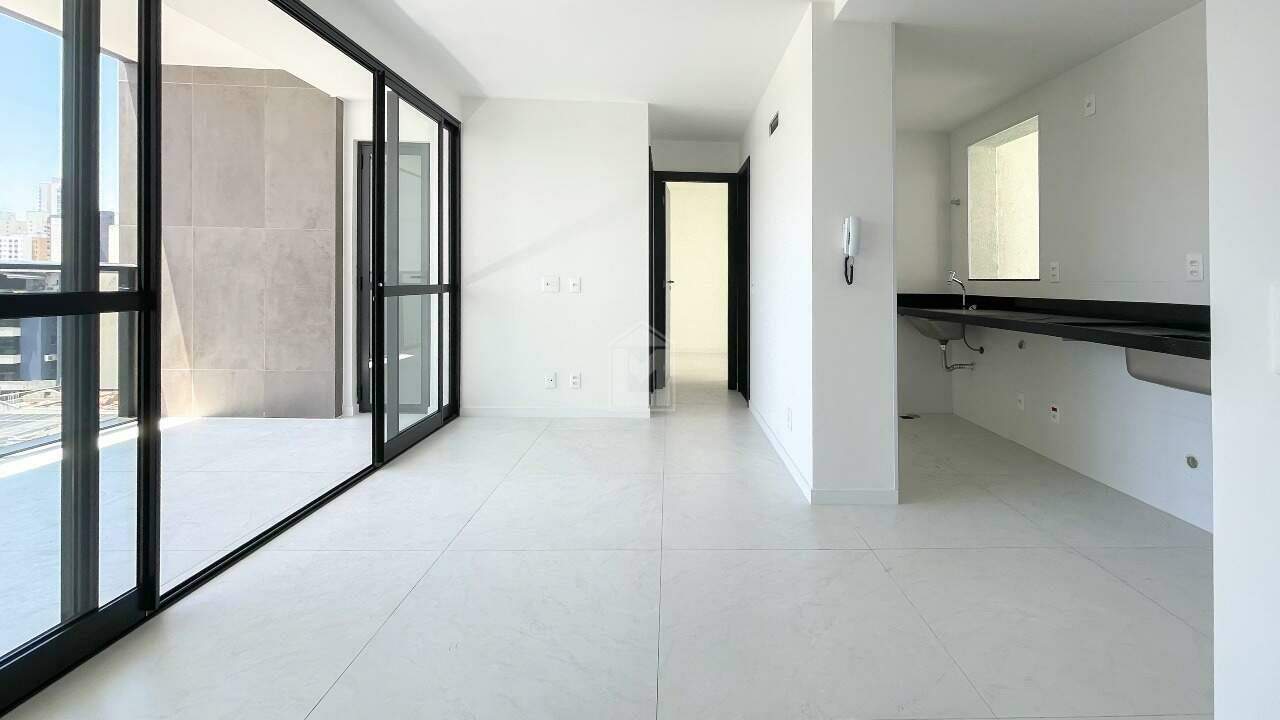 Apartamento à venda com 2 quartos, 66m² - Foto 1