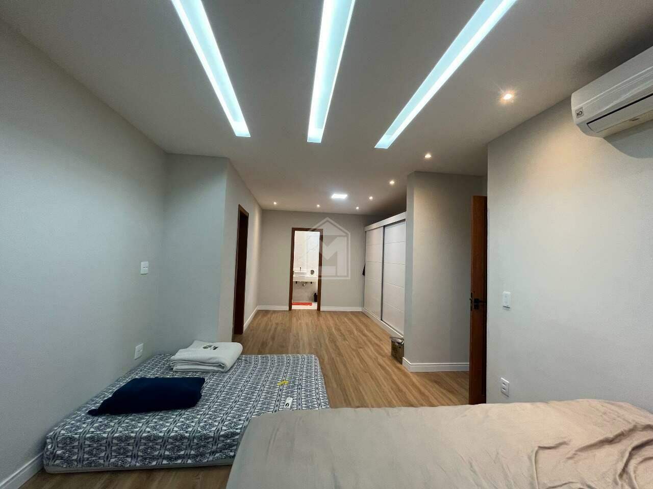 Casa de Condomínio à venda com 4 quartos, 315m² - Foto 30