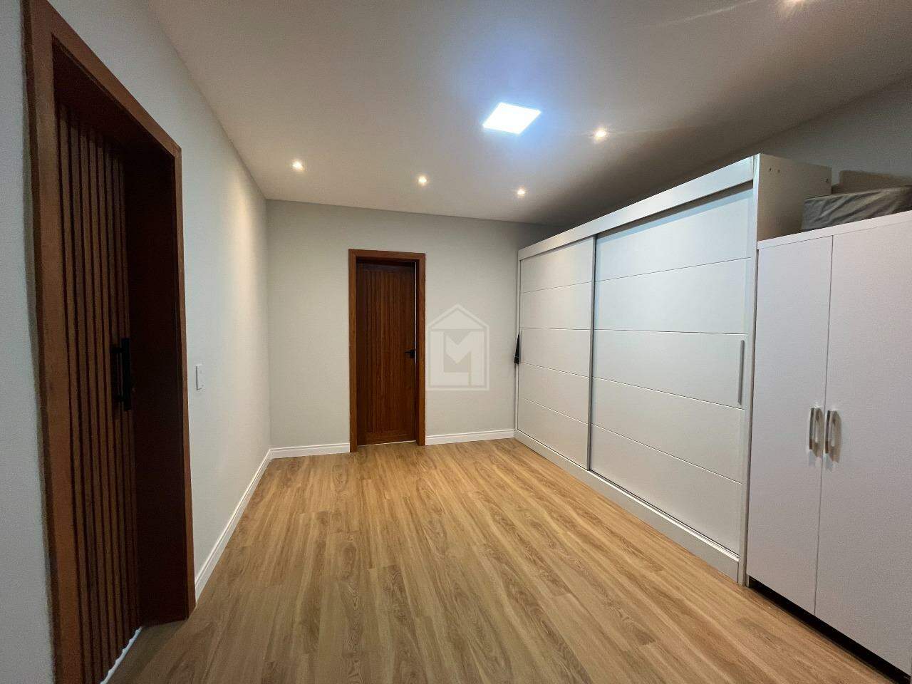 Casa de Condomínio à venda com 4 quartos, 315m² - Foto 17