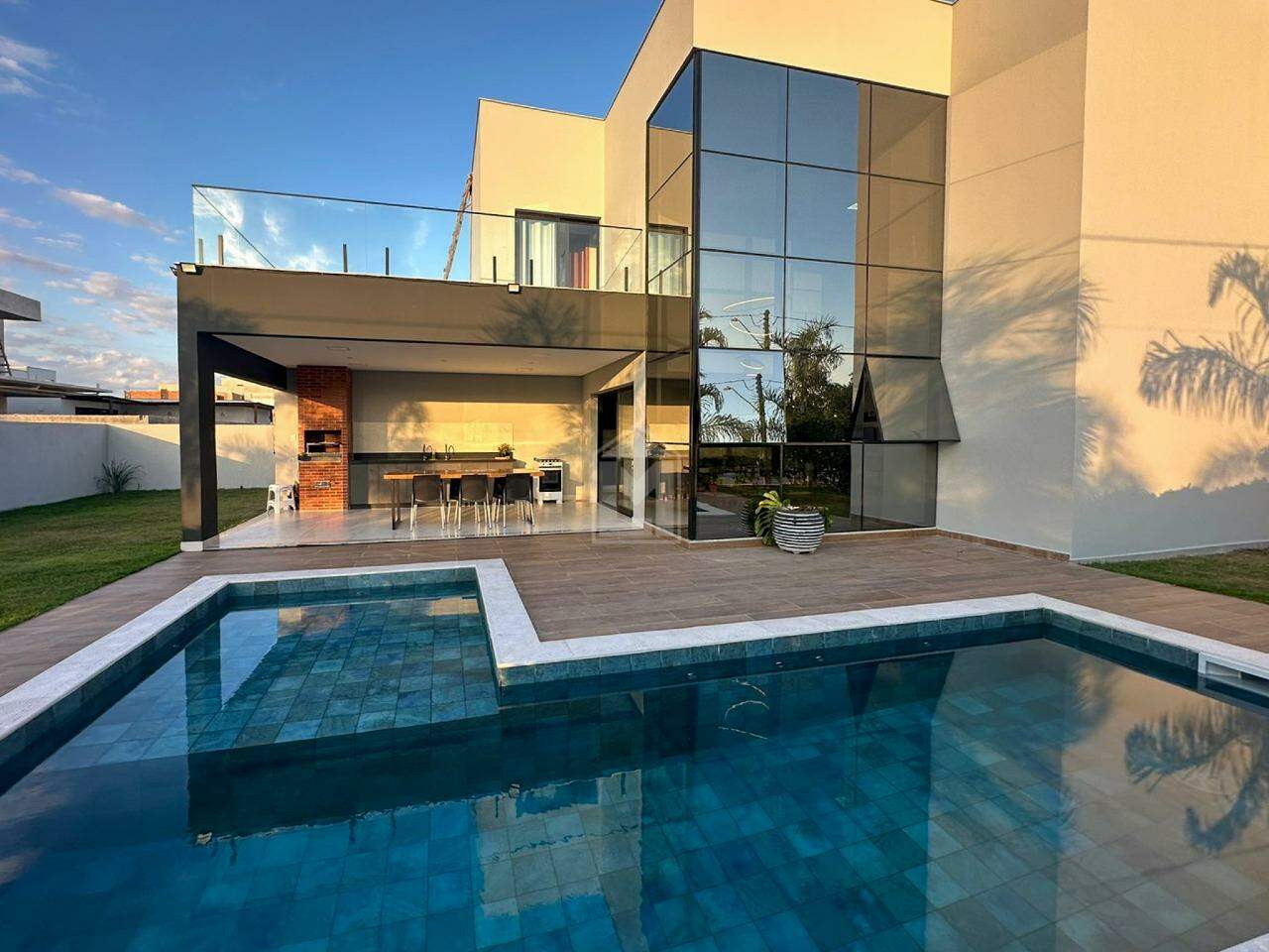 Casa de Condomínio à venda com 4 quartos, 315m² - Foto 9