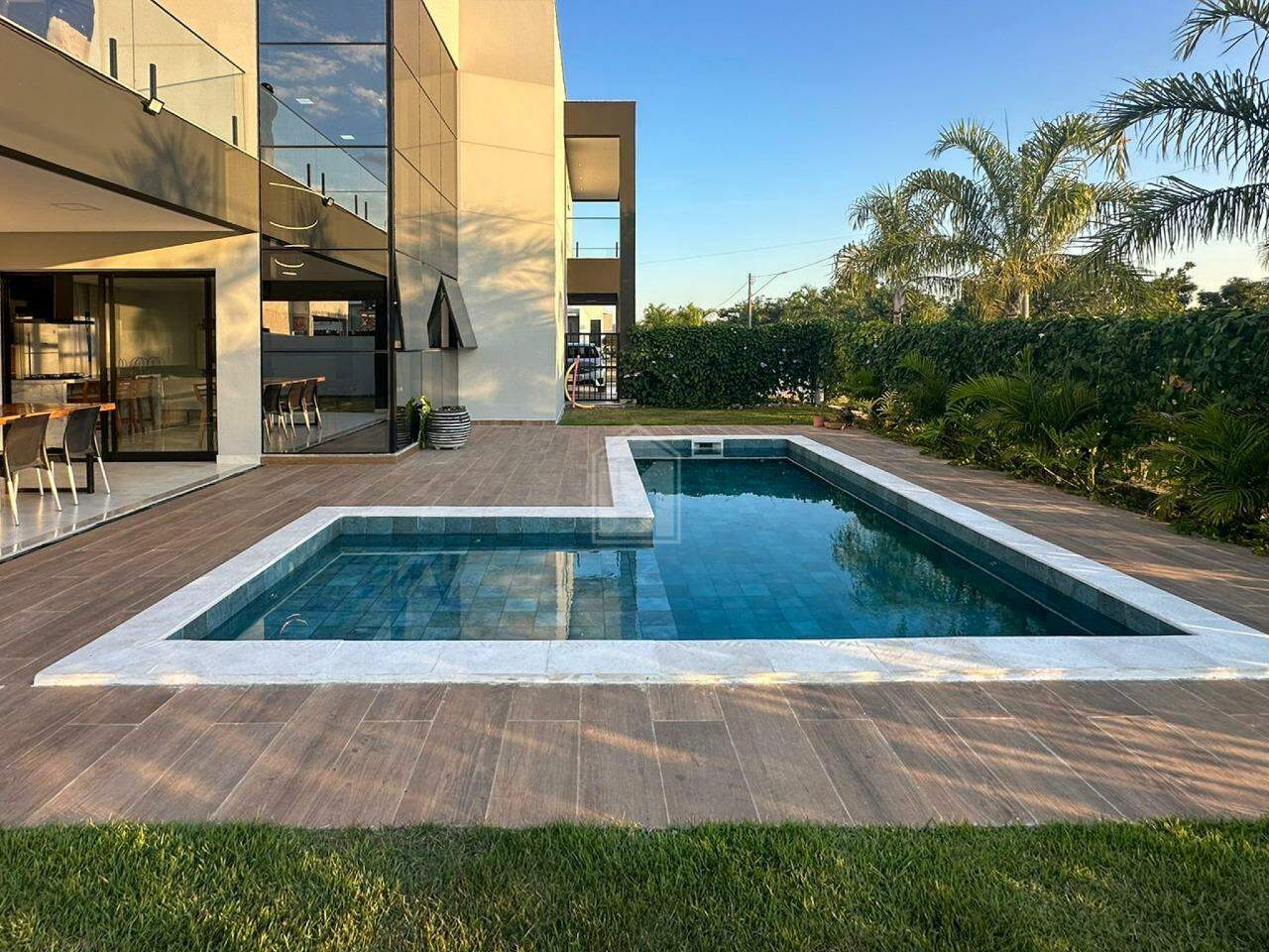 Casa de Condomínio à venda com 4 quartos, 315m² - Foto 8