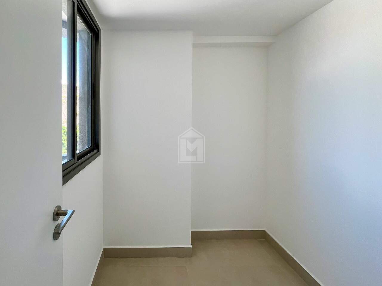 Apartamento para alugar com 4 quartos, 138m² - Foto 7