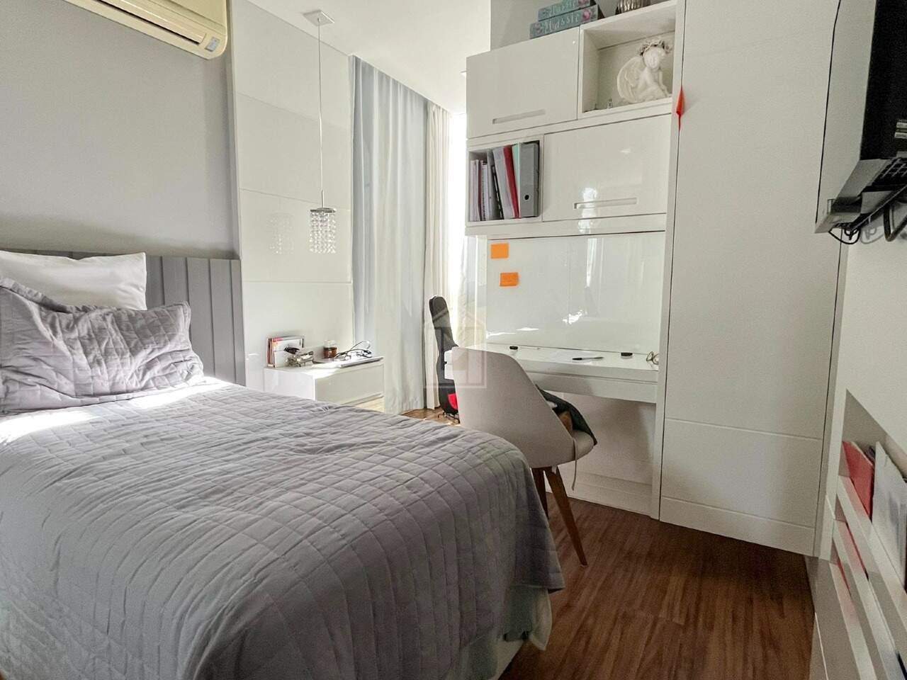 Apartamento à venda com 3 quartos, 169m² - Foto 10