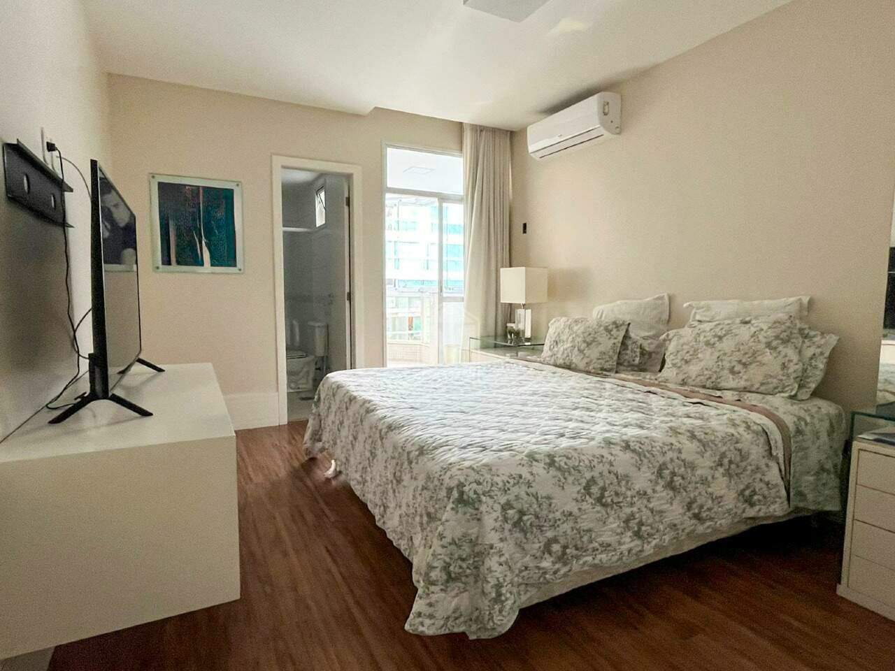 Apartamento à venda com 3 quartos, 169m² - Foto 13