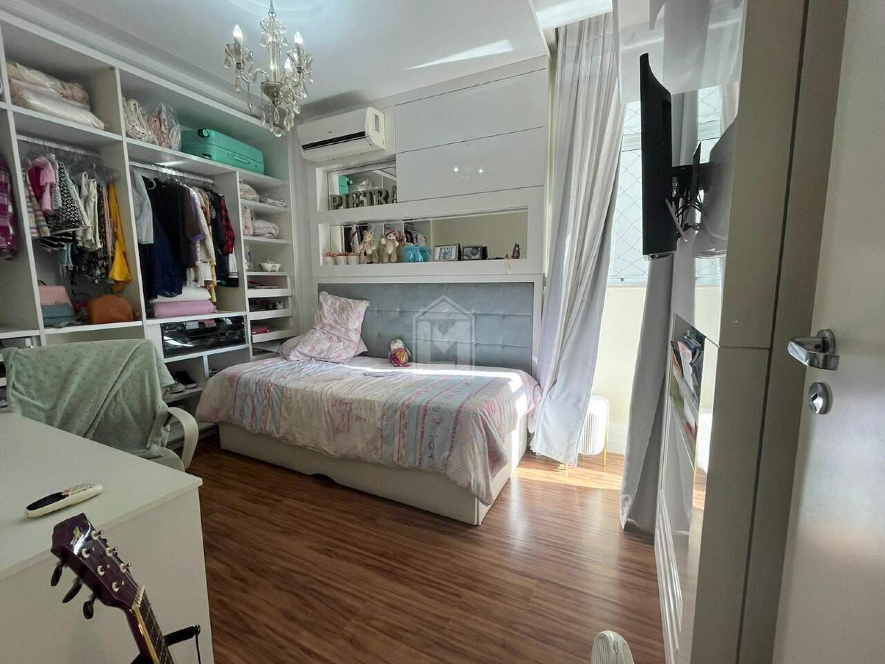 Apartamento à venda com 3 quartos, 169m² - Foto 8