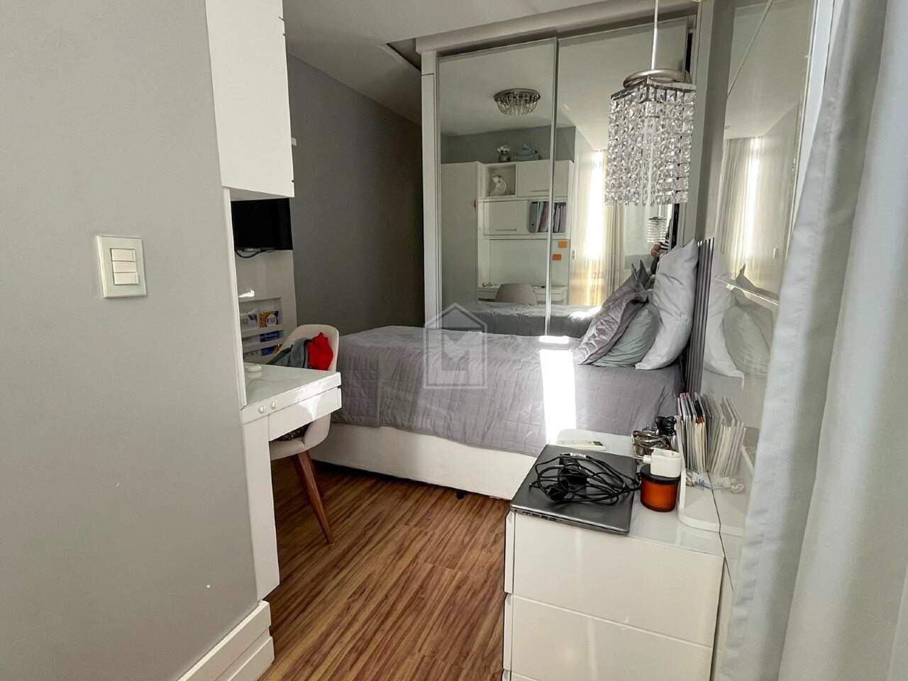 Apartamento à venda com 3 quartos, 169m² - Foto 11