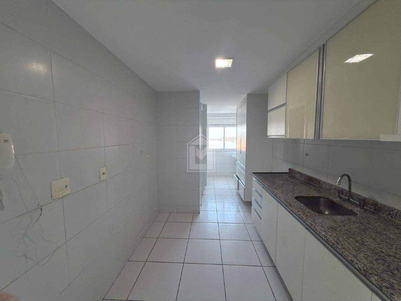 Apartamento para alugar com 3 quartos, 98m² - Foto 11