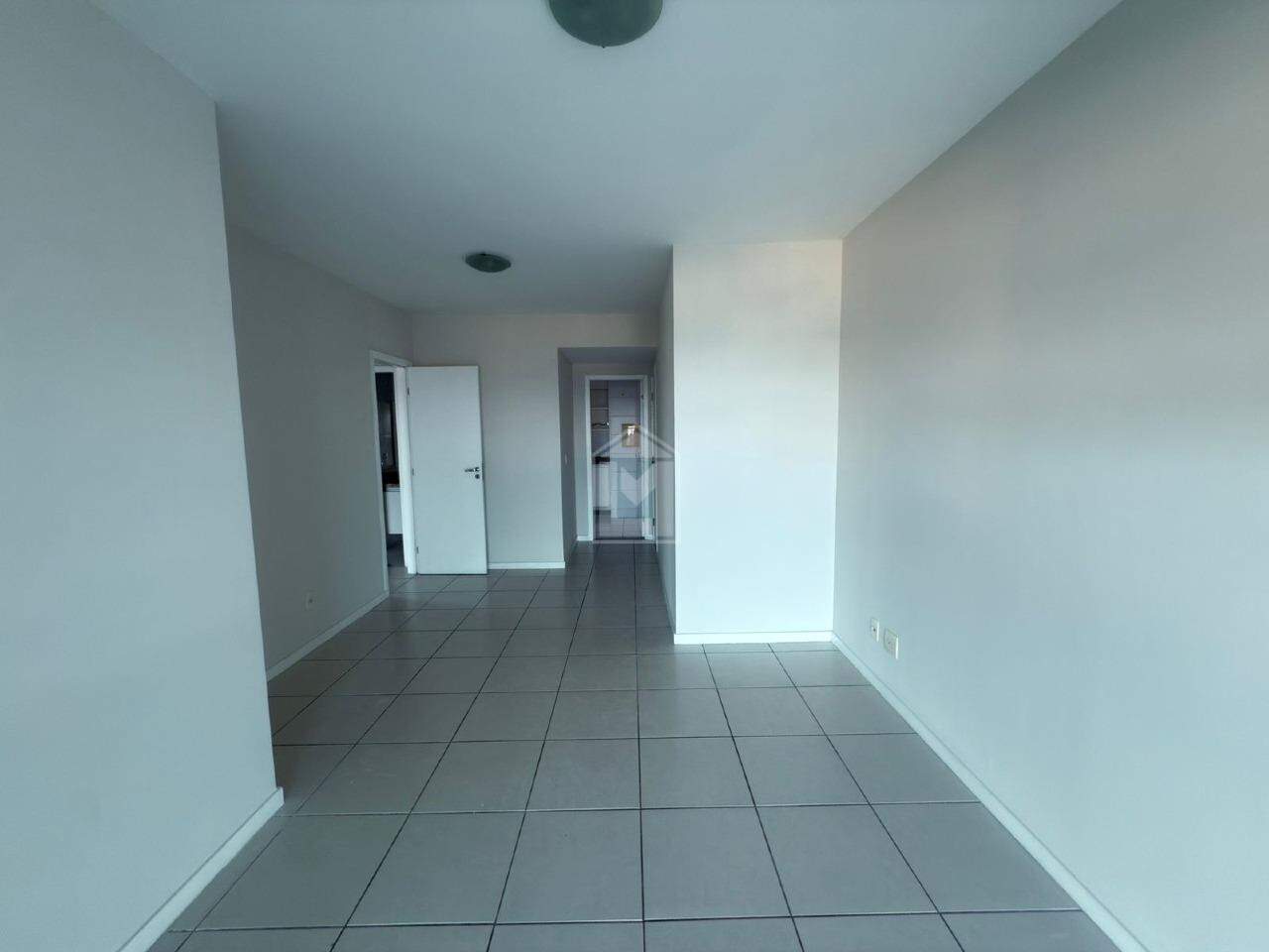 Apartamento para alugar com 3 quartos, 98m² - Foto 3