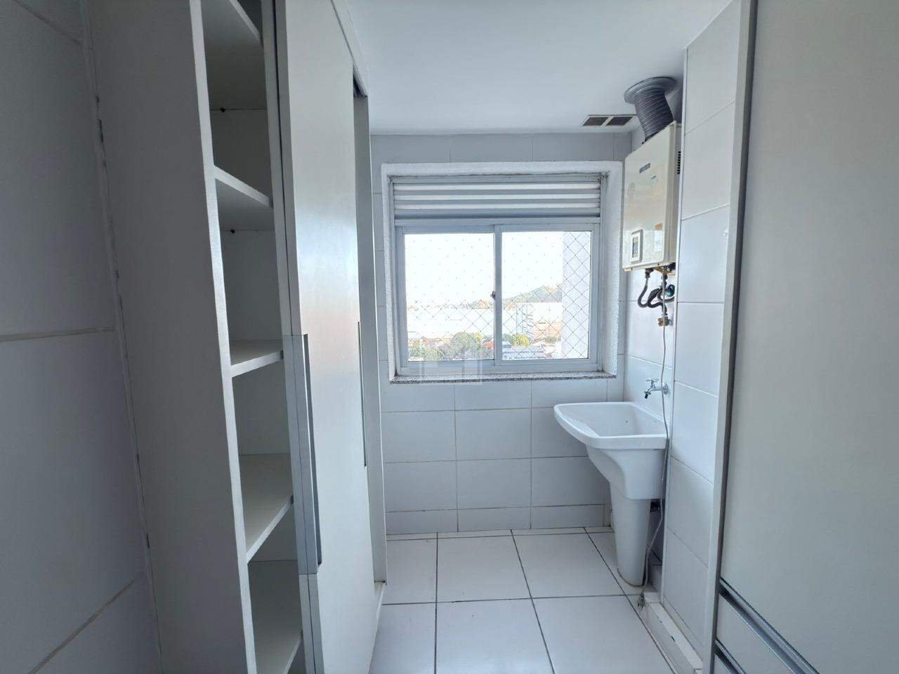 Apartamento para alugar com 3 quartos, 98m² - Foto 13