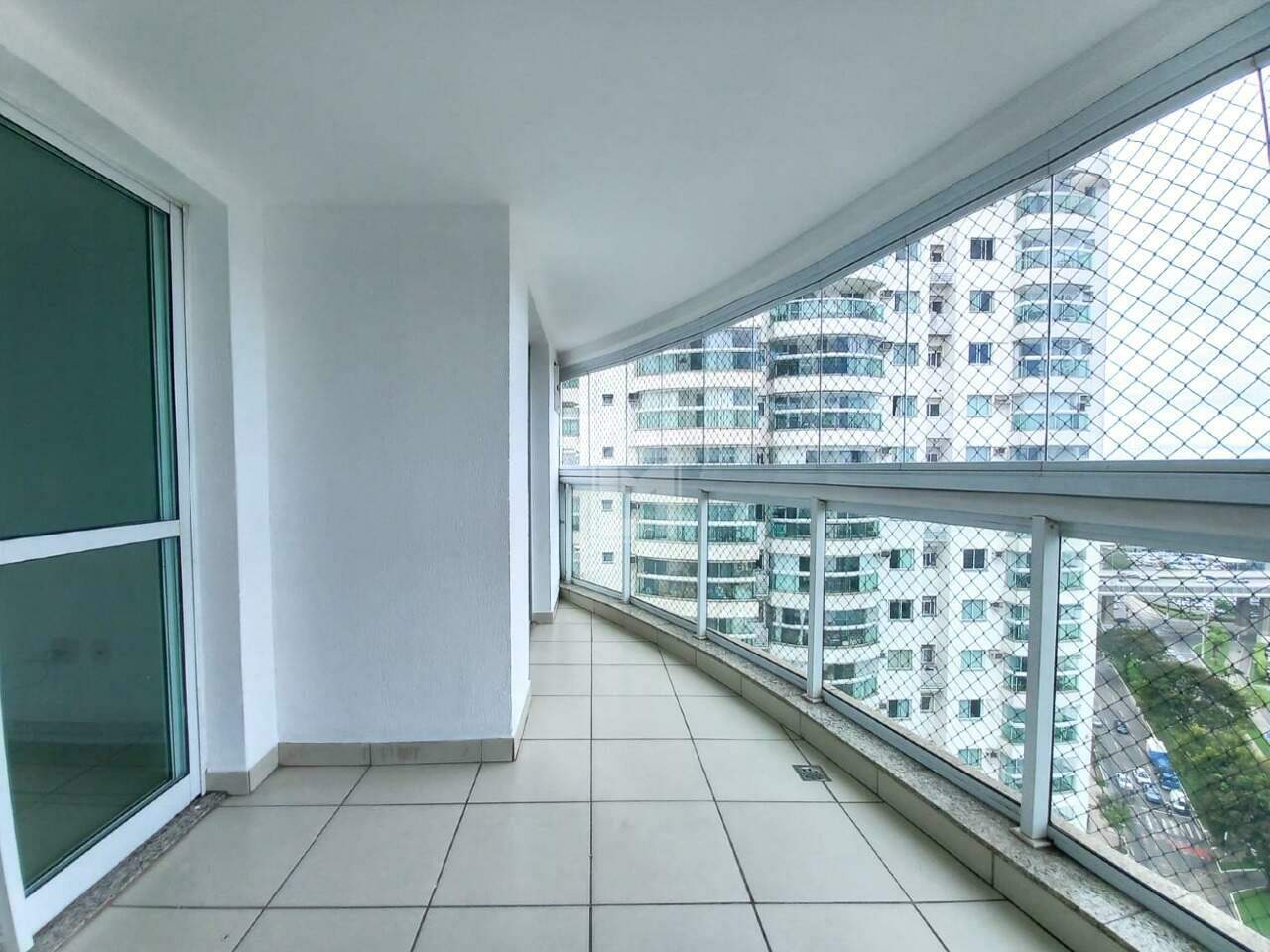 Apartamento para alugar com 3 quartos, 98m² - Foto 1