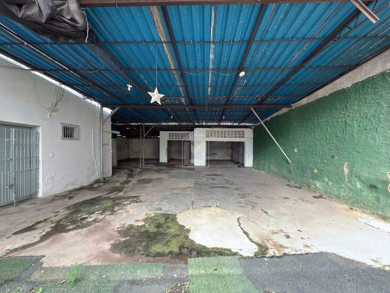Casa Comercial para alugar com 3 quartos, 294m² - Foto 3