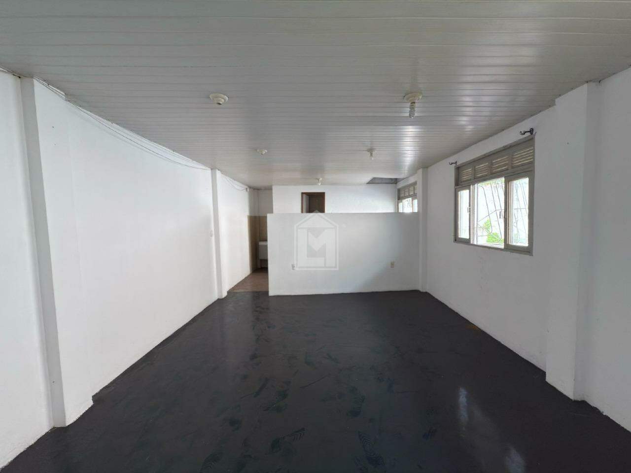 Casa Comercial para alugar com 3 quartos, 294m² - Foto 8