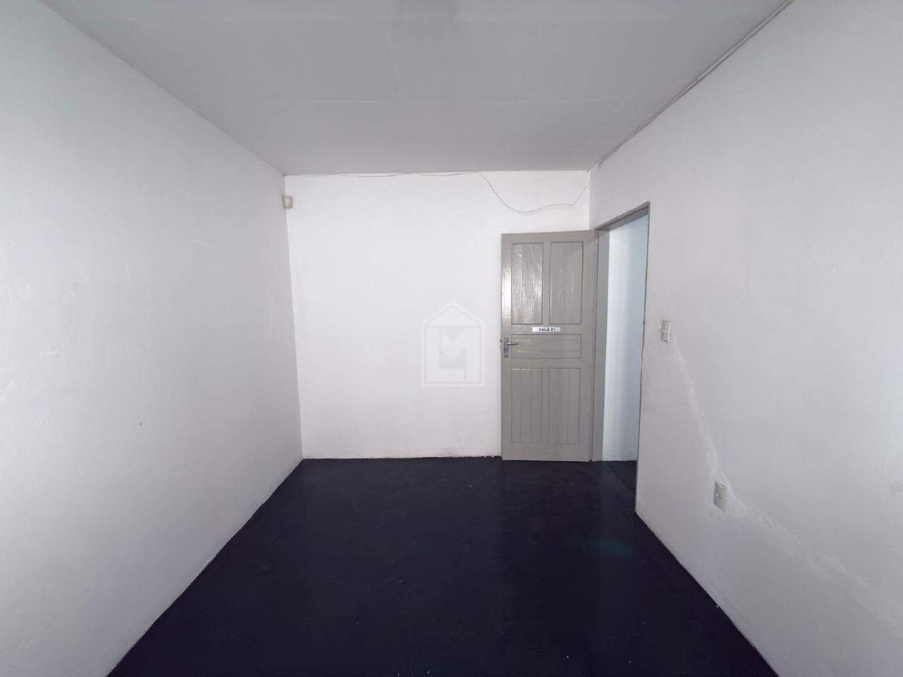 Casa Comercial para alugar com 3 quartos, 294m² - Foto 14